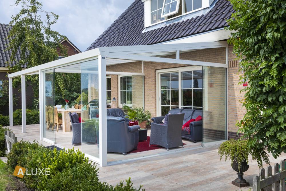 Pergoly a stínění zimních zahrad | Pergoly s pevnou střechou | Pergola ULTRALINE
