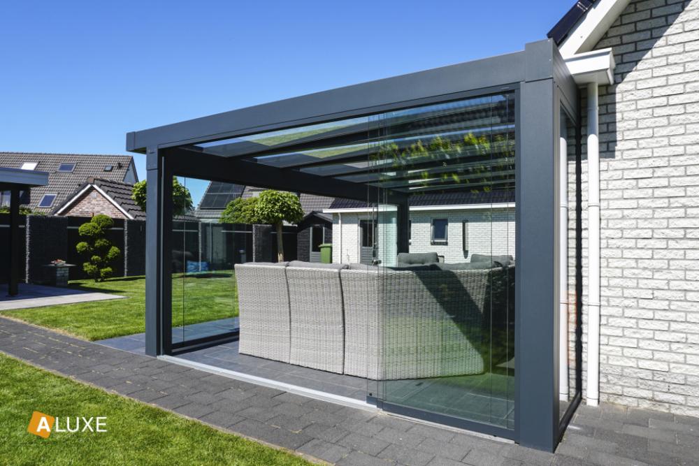 Pergoly a stínění zimních zahrad | Pergoly s pevnou střechou | Pergola ULTRALINE