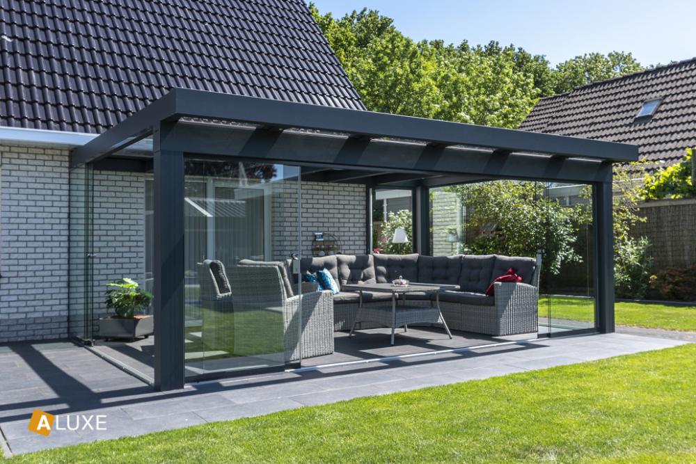 Pergoly a stínění zimních zahrad | Pergoly s pevnou střechou | Pergola ULTRALINE