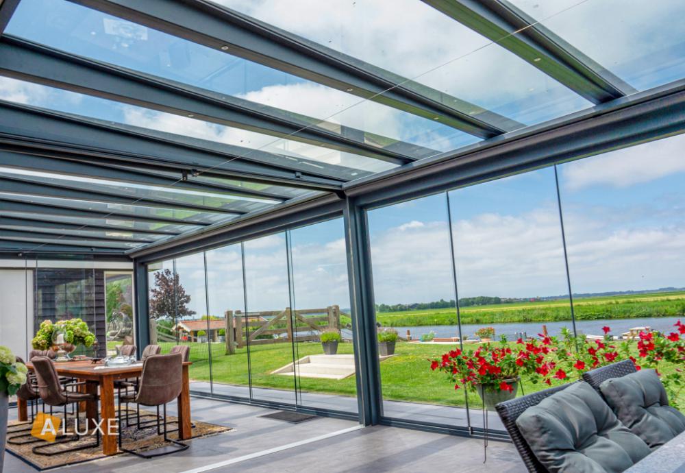 Pergoly a stínění zimních zahrad | Pergoly s pevnou střechou | Pergola ULTRALINE