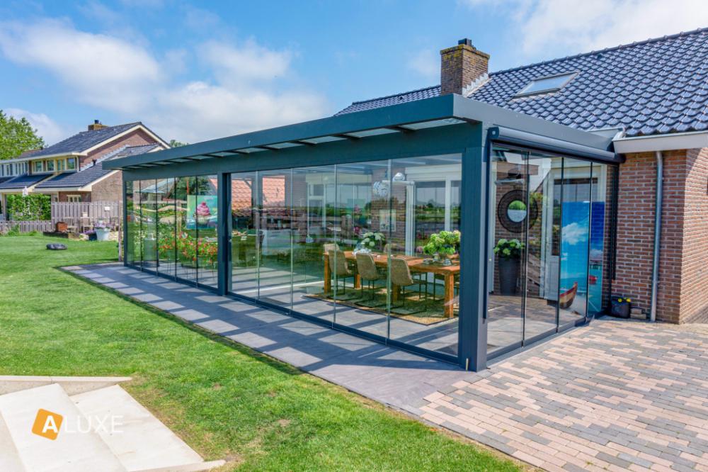 Pergoly a stínění zimních zahrad | Pergoly s pevnou střechou | Pergola ULTRALINE