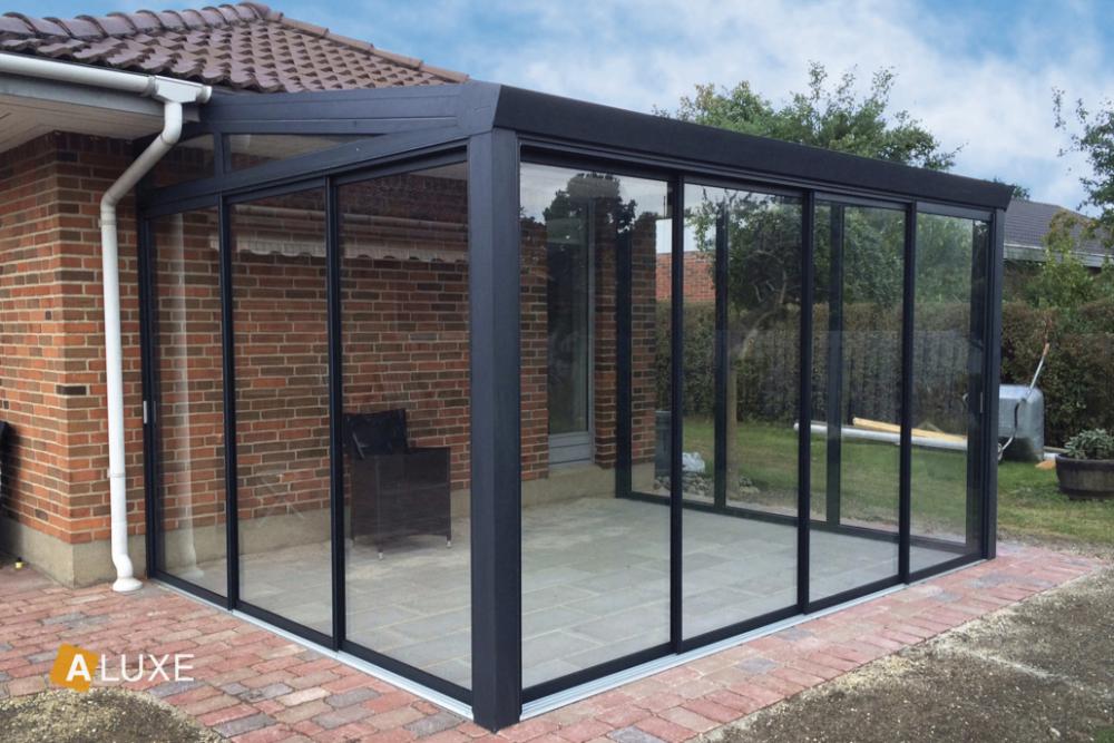 Pergoly a stínění zimních zahrad | Pergoly s pevnou střechou | Pergola ULTRALINE